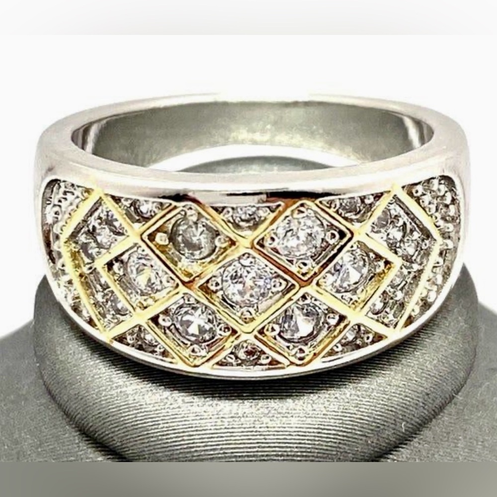 2.15ctw White Sapphire w/ Gold Design Ring Size 7